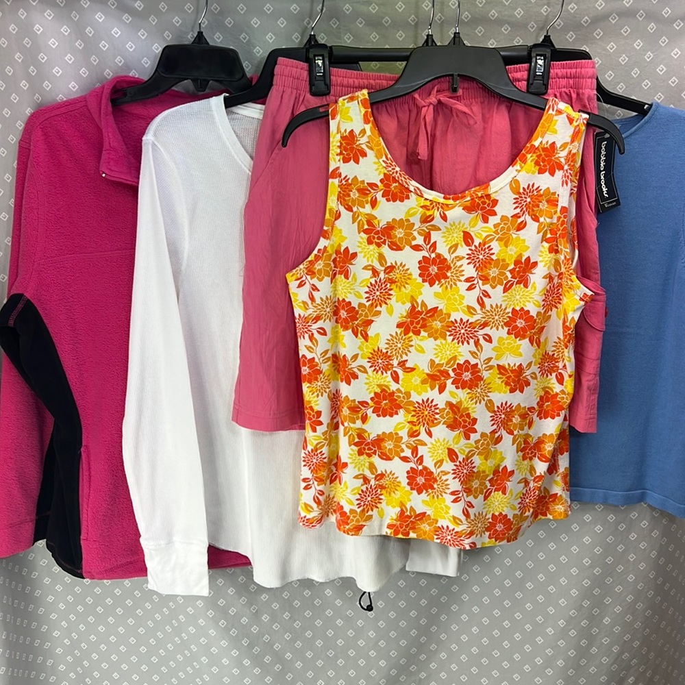 Size XL Women’s Clothing Bundle
